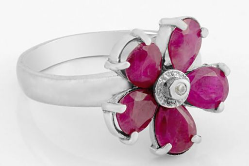 Серебряное кольцо с рубином 25282 купить в магазине Самоцветы мира