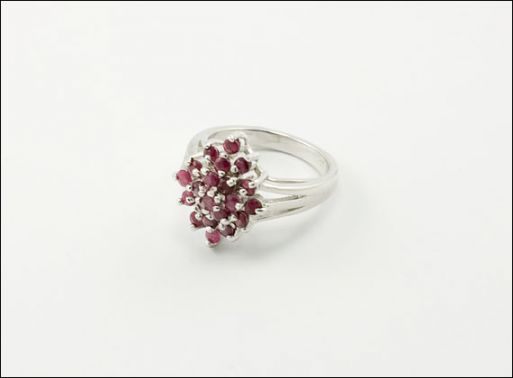 Серебряное кольцо с рубином 25292 купить в магазине Самоцветы мира