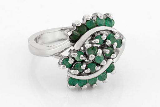 Серебряное кольцо с изумрудом 25321 купить в магазине Самоцветы мира