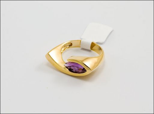 Позолоченное кольцо из мельхиора с аметистом 25367 купить в магазине Самоцветы мира