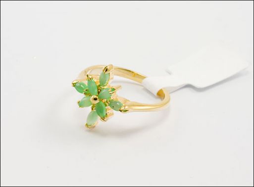 Позолоченное кольцо из мельхиора с хризопразом 25391 купить в магазине Самоцветы мира