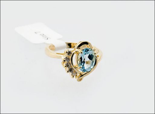 Позолоченное кольцо из мельхиора с топазом 26766 купить в магазине Самоцветы мира