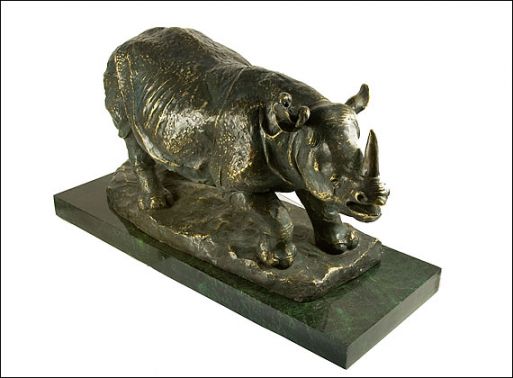 Бронзовую фигурку носорог 27224 купить в магазине Самоцветы мира