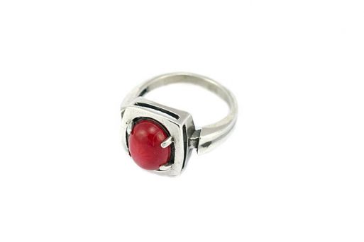 Серебряное кольцо с кораллом 27251 купить в магазине Самоцветы мира