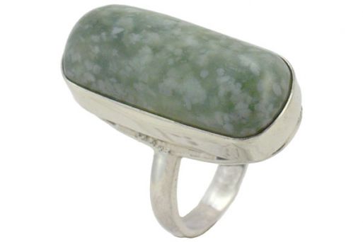 Серебряное кольцо с змеевиком 27286 купить в магазине Самоцветы мира