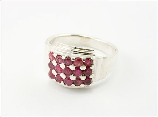 Серебряное кольцо с рубином 28041 купить в магазине Самоцветы мира