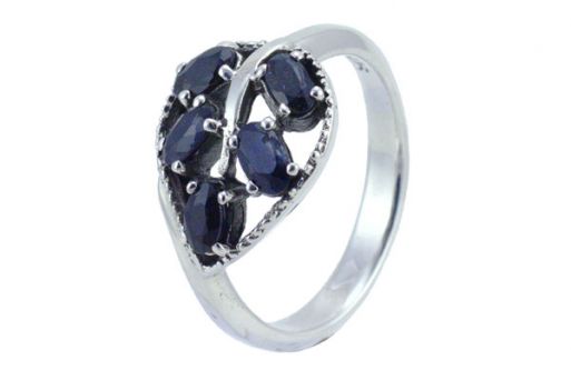 Серебряное кольцо с сапфиром 28046 купить в магазине Самоцветы мира