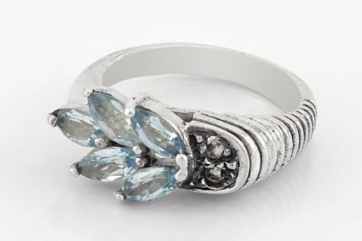 Серебряное кольцо с топазом и фианитами 28298  купить в магазине Самоцветы мира