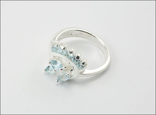 Серебряное кольцо с топазом 28338 купить в магазине Самоцветы мира