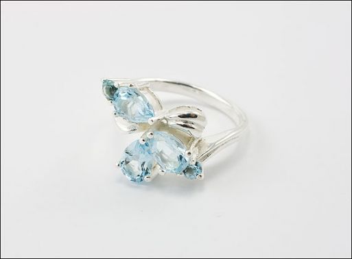 Серебряное кольцо с топазом 28341 купить в магазине Самоцветы мира