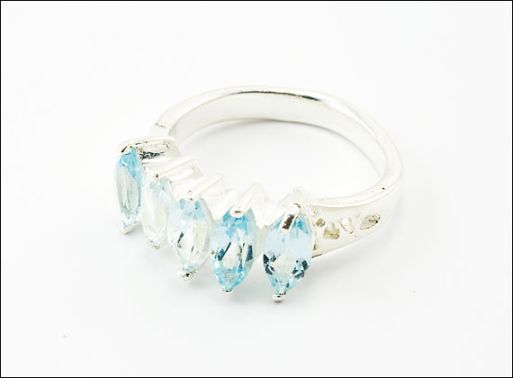 Серебряное кольцо с топазом 28369 купить в магазине Самоцветы мира