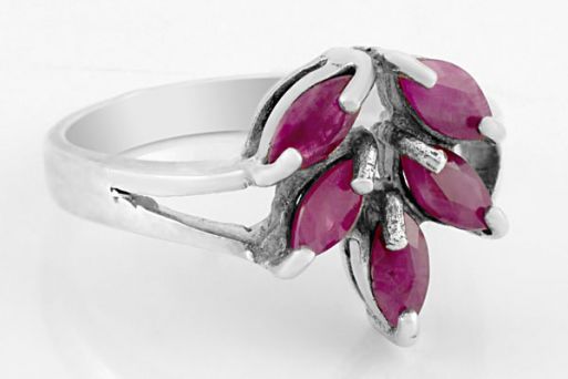Серебряное кольцо с рубином 28514 купить в магазине Самоцветы мира