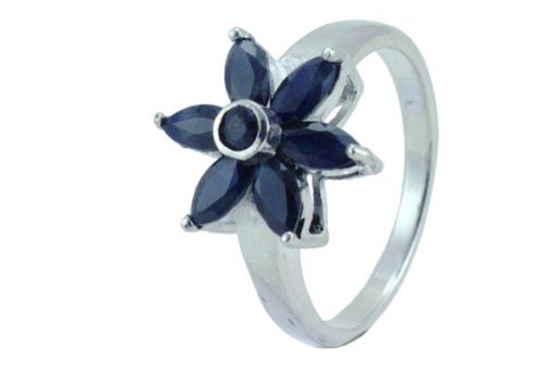 Серебряное кольцо с сапфиром 28544 купить в магазине Самоцветы мира