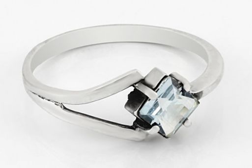 Серебряное кольцо с топазом 28594 купить в магазине Самоцветы мира