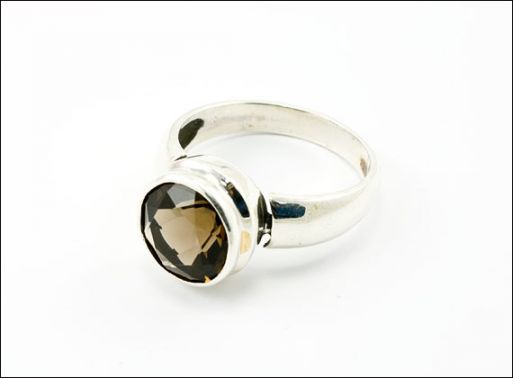 Серебряное кольцо с раухтопазом 28600 купить в магазине Самоцветы мира