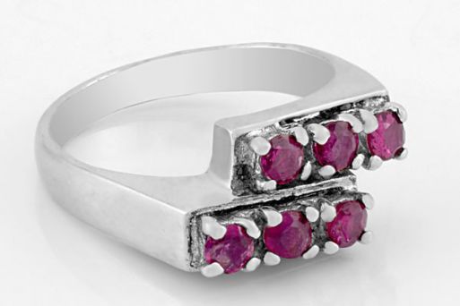 Серебряное кольцо с рубином 29398 купить в магазине Самоцветы мира