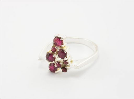 Серебряное кольцо с рубином 29455 купить в магазине Самоцветы мира