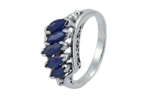 Серебряное кольцо с сапфиром 29514 купить в магазине Самоцветы мира