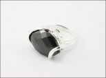 Кольцо из серебра с шпинелью чёрной маркиза 15х22 мм 29550