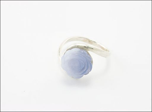 Серебряное кольцо с голубым агатом 29632 купить в магазине Самоцветы мира