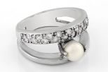 Кольцо из серебра с жемчугом белым и фианитами шар 6 мм 29775 