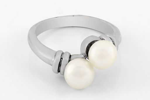 Серебряное кольцо с жемчугом 29780 купить в магазине Самоцветы мира