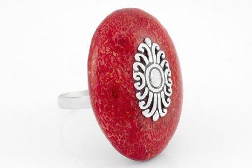 Серебряное кольцо с кораллом 30049 купить в магазине Самоцветы мира