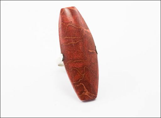 Серебряное кольцо с красным кораллом 30072 купить в магазине Самоцветы мира