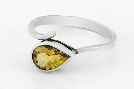 Серебряное кольцо с цитрином 30839 купить в магазине Самоцветы мира