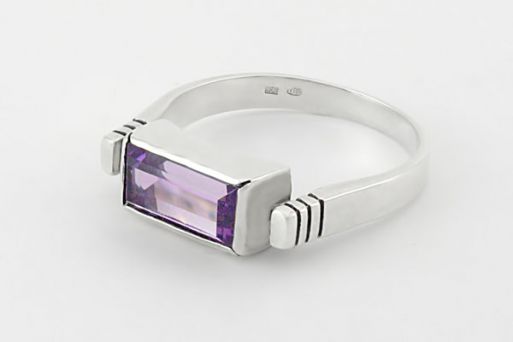 Серебряное кольцо с аметистом 30862 купить в магазине Самоцветы мира
