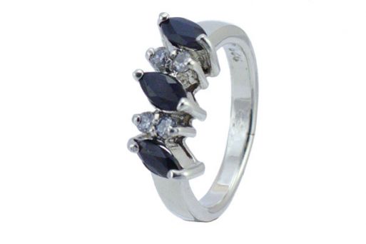 Серебряное кольцо с сапфиром 31294 купить в магазине Самоцветы мира
