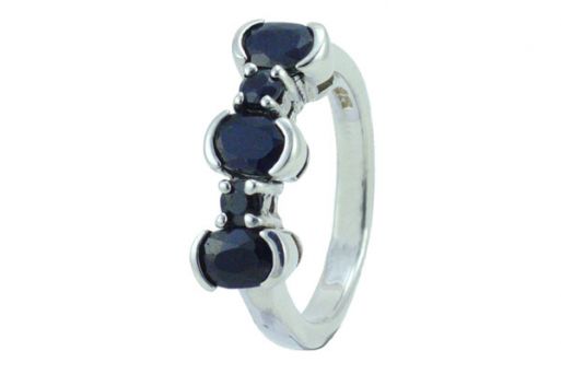 Серебряное кольцо с сапфиром 31319 купить в магазине Самоцветы мира