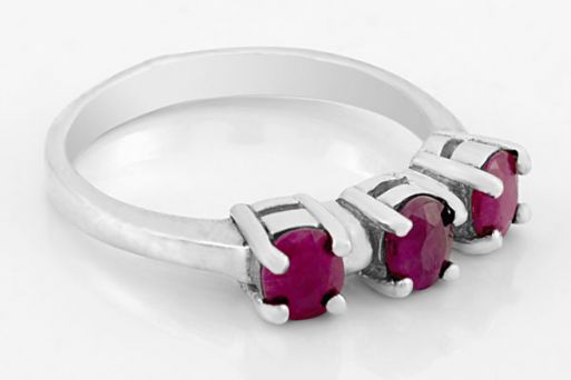 Серебряное кольцо с рубином 31328 купить в магазине Самоцветы мира