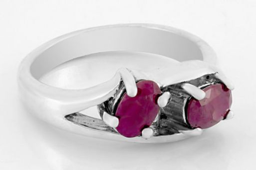 Серебряное кольцо с рубином 31332 купить в магазине Самоцветы мира