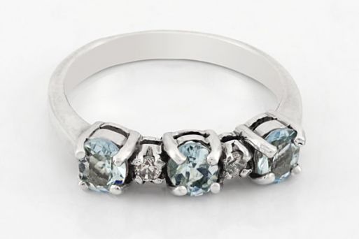Серебряное кольцо с топазом 31346 купить в магазине Самоцветы мира