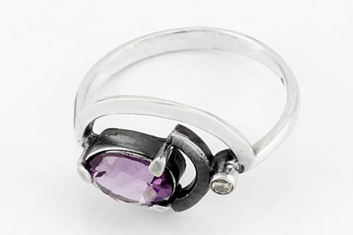 Серебряное кольцо с аметистом 32412 купить в магазине Самоцветы мира