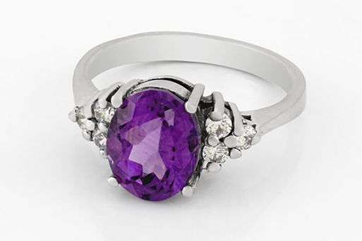 Серебряное кольцо с аметистом и фианитами 33116 купить в магазине Самоцветы мира