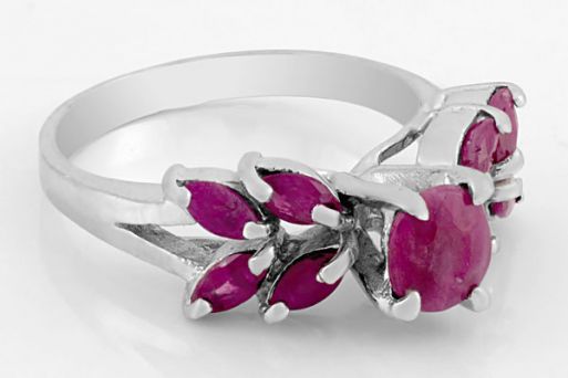 Серебряное кольцо с рубином 33126 купить в магазине Самоцветы мира