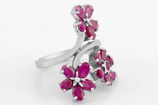 Серебряное кольцо с рубином 33134 купить в магазине Самоцветы мира