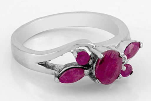 Серебряное кольцо с рубином 33150 купить в магазине Самоцветы мира