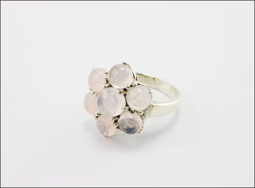 Серебряное кольцо с розовым кварцем 33604 купить в магазине Самоцветы мира