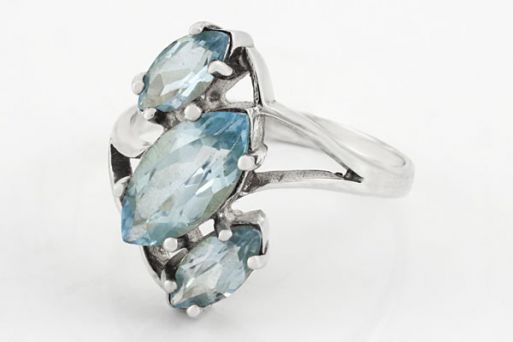 Серебряное кольцо с топазом 34858 купить в магазине Самоцветы мира