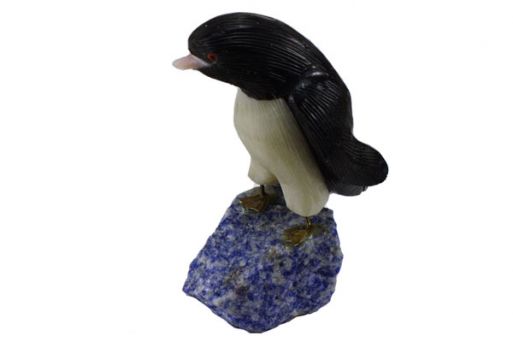 Фигурка пингвин  из черного и белого оникса.