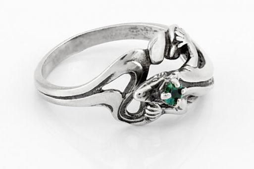 Серебряное кольцо с выращенным изумрудом 35827 купить в магазине Самоцветы мира