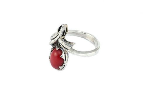 Серебряное кольцо с кораллом 36143 купить в магазине Самоцветы мира