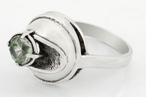 Серебряное кольцо с топазом 36947 купить в магазине Самоцветы мира