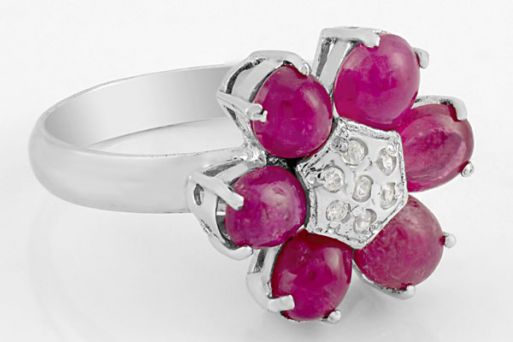 Серебряное кольцо с рубином и фианитами 37496 купить в магазине Самоцветы мира