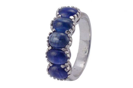 Серебряное кольцо с сапфиром 37630 купить в магазине Самоцветы мира