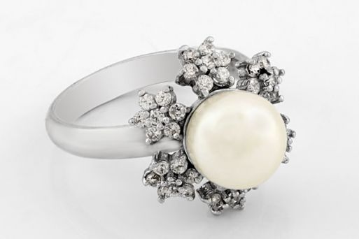 Серебряное кольцо с жемчугом 37706 купить в магазине Самоцветы мира