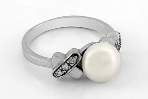 Серебряное кольцо с жемчугом 37730 купить в магазине Самоцветы мира